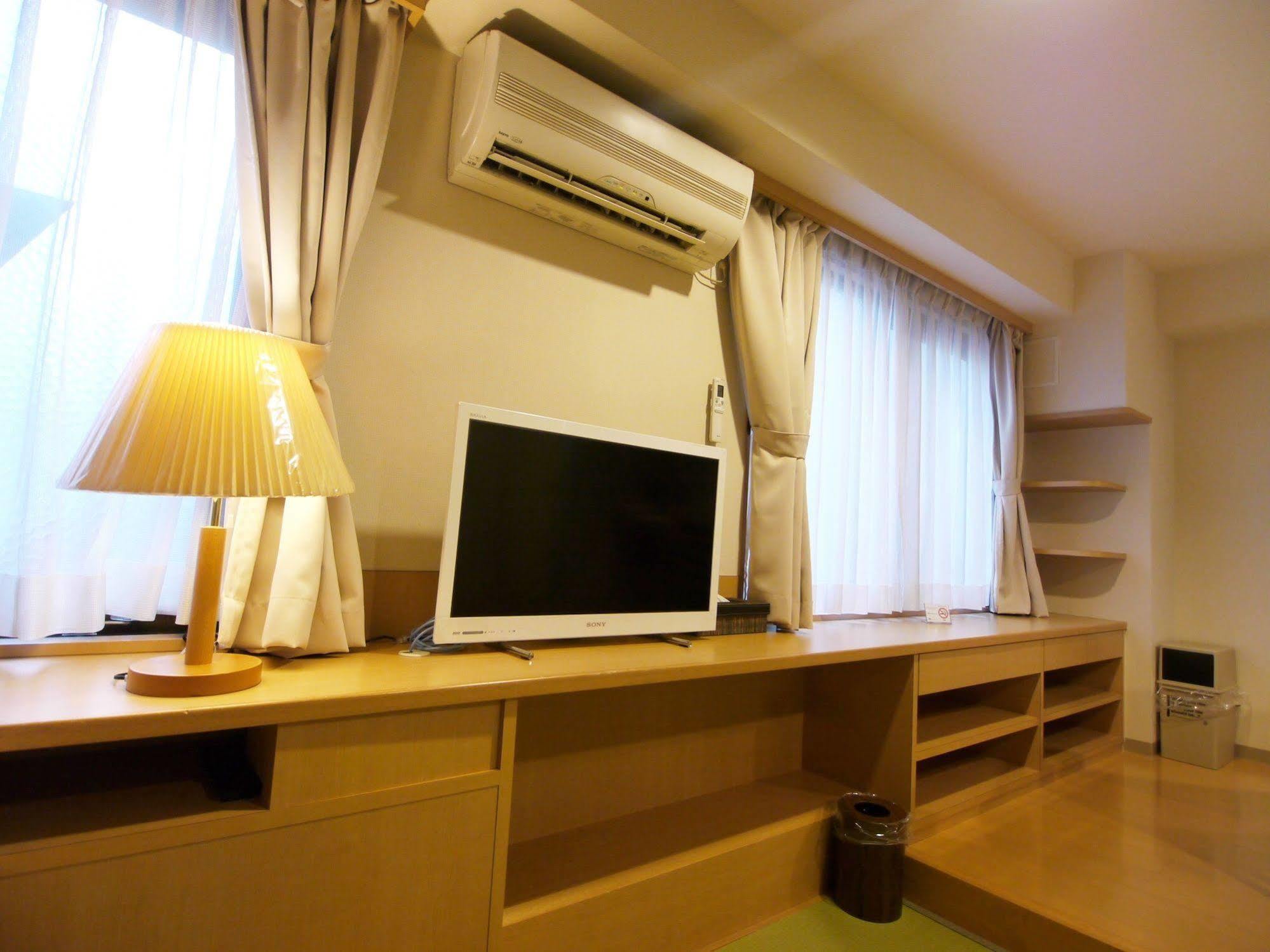 外国人staffがいるinternationalなhostel - Osaka Hana Hostel - Exterior foto